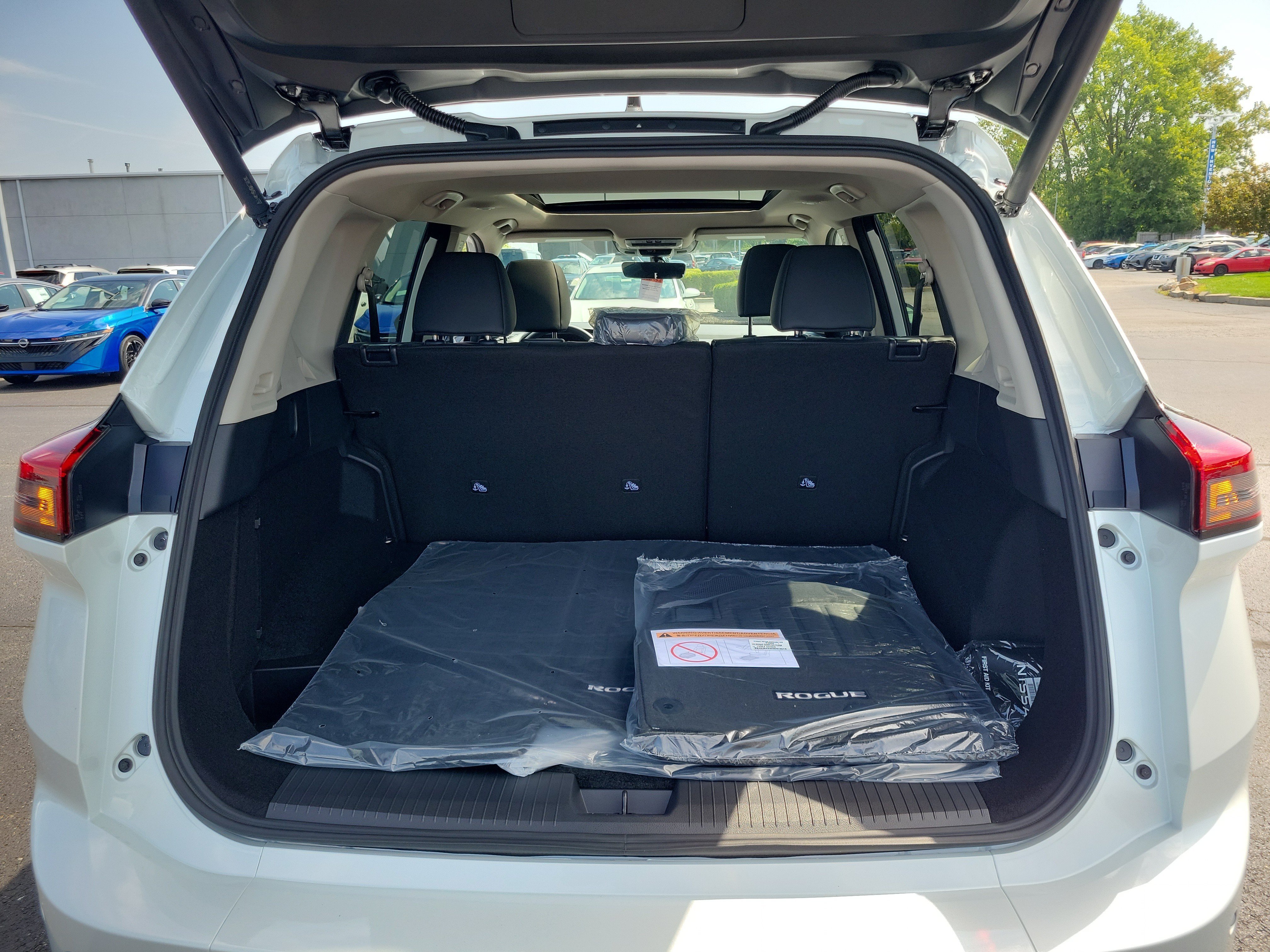 New 2026 Nissan Rogue Dark Armor AWD/4WD image 8