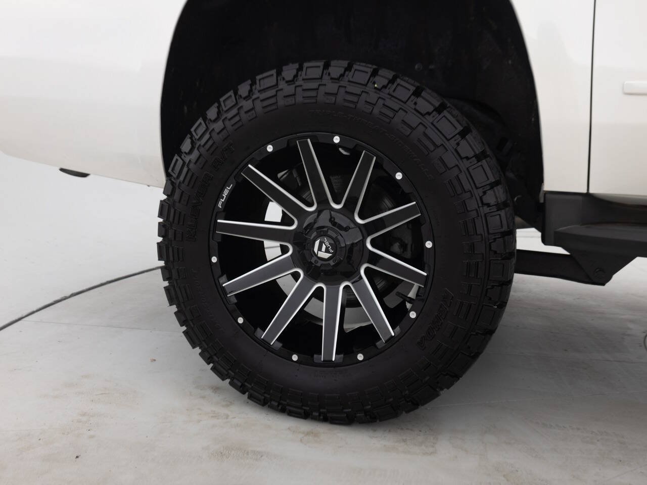 Used 2015 Chevrolet Suburban LT AWD/4WD image 19
