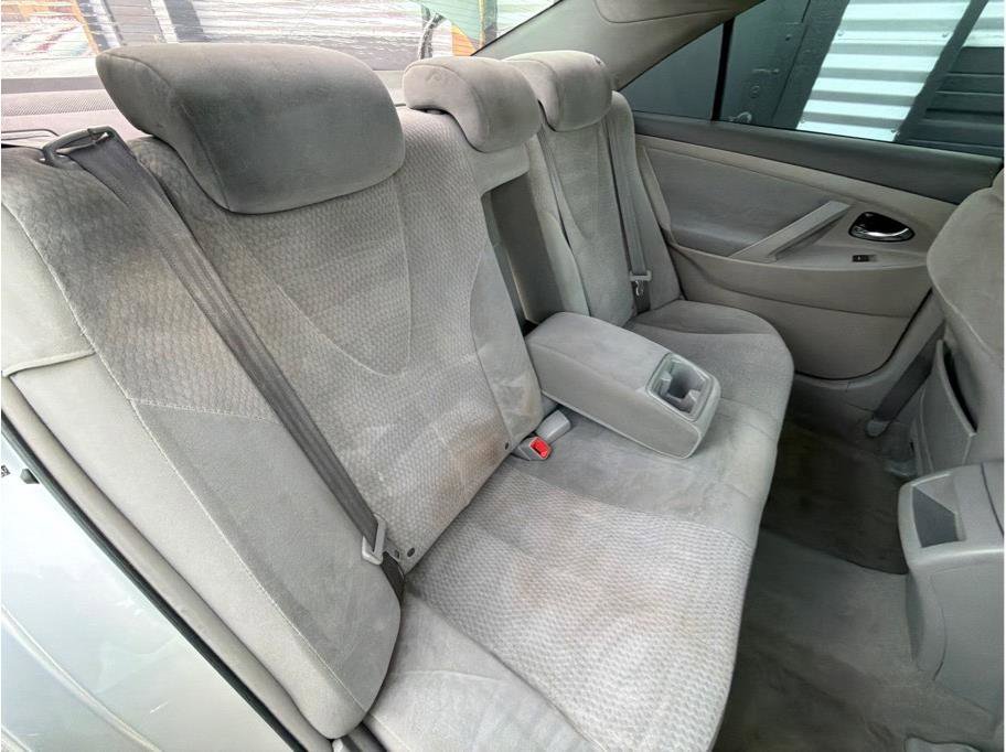 Used 2010 Toyota Camry LE FWD image 20