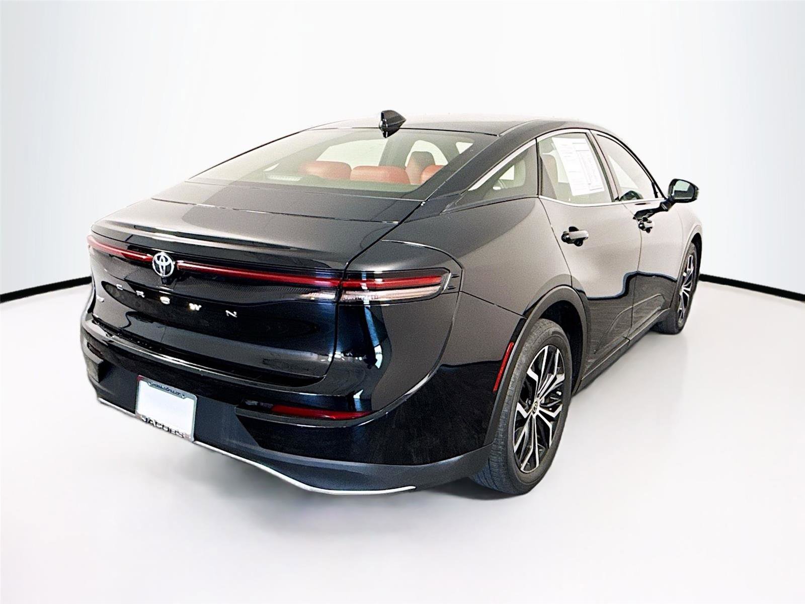 Used 2023 Toyota Crown XLE image 10