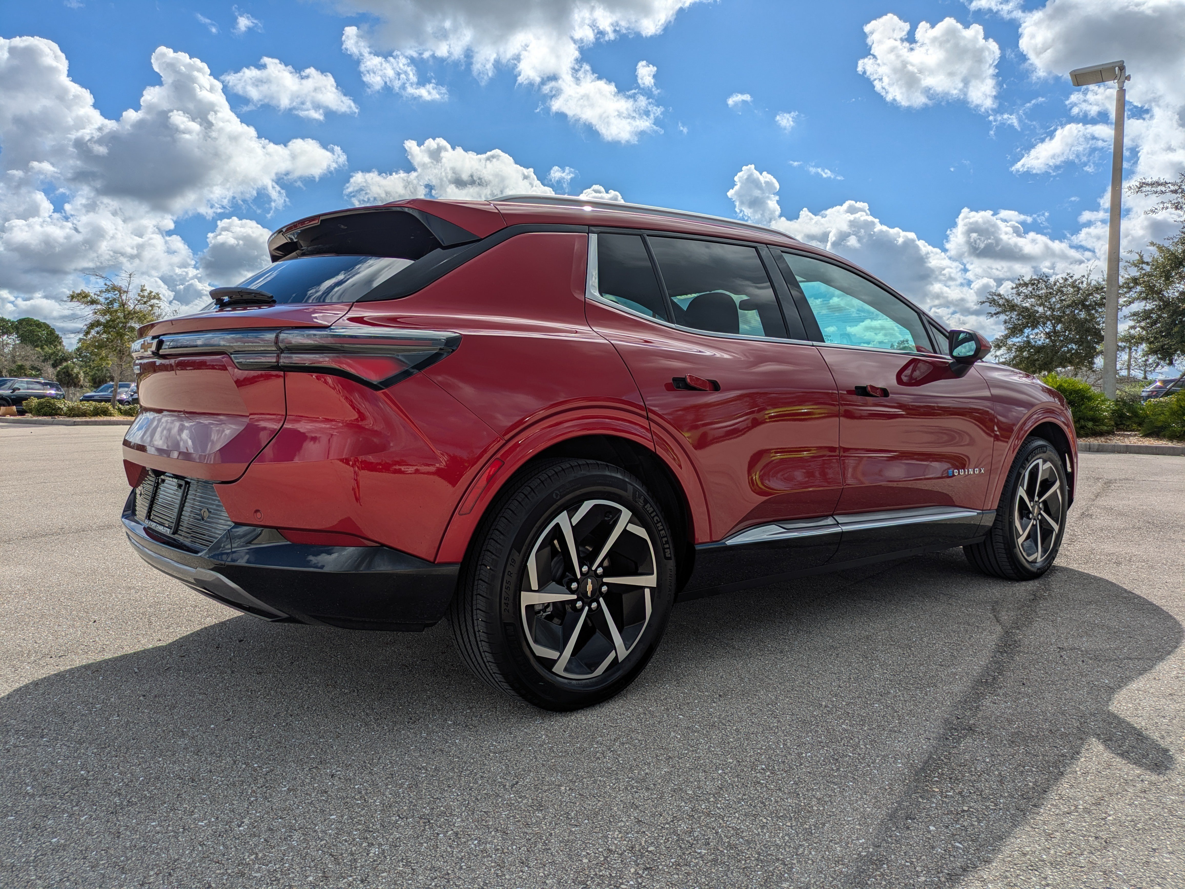 Used 2024 Chevrolet Equinox EV LT w/ LPO, Trailering Package FWD image 4