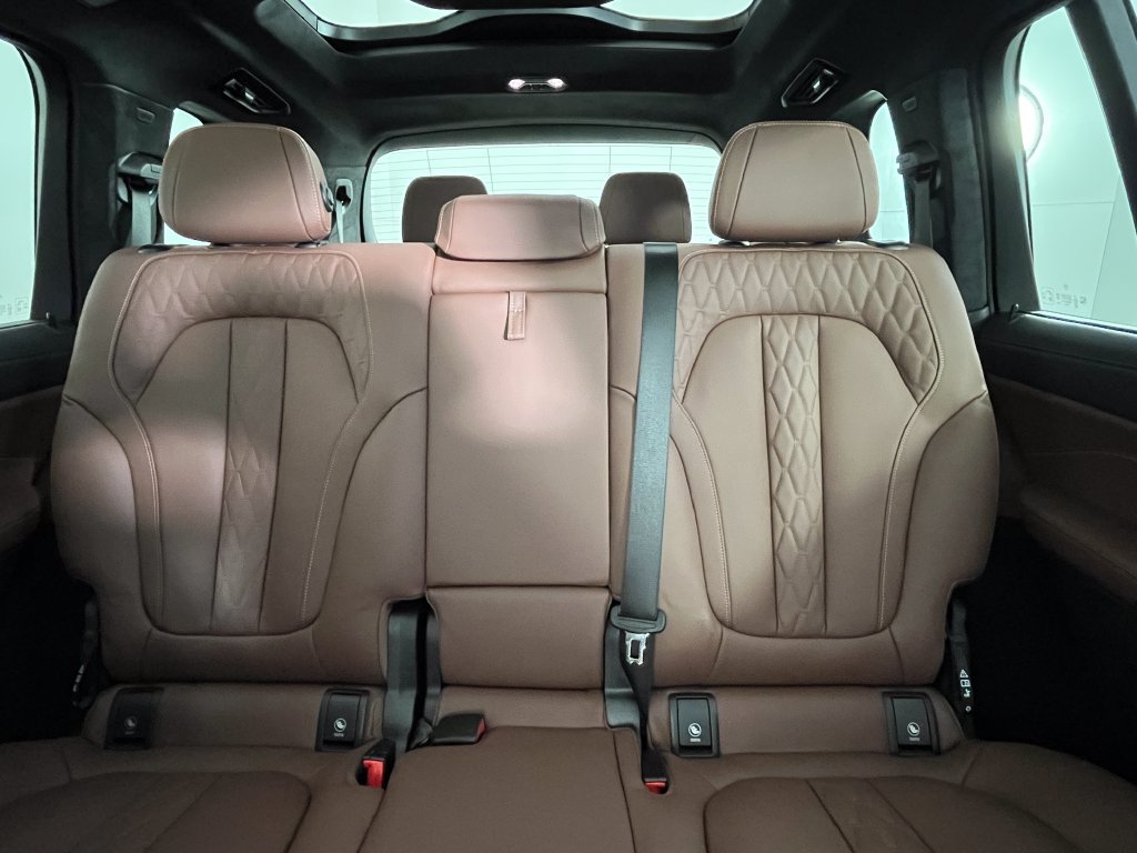 Certified 2027 BMW X7 M60i AWD/4WD image 20