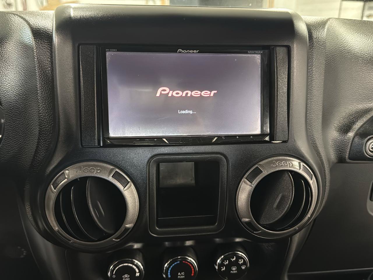 Used 2013 Jeep Wrangler Unlimited Sport w/ Connectivity Group AWD/4WD image 15
