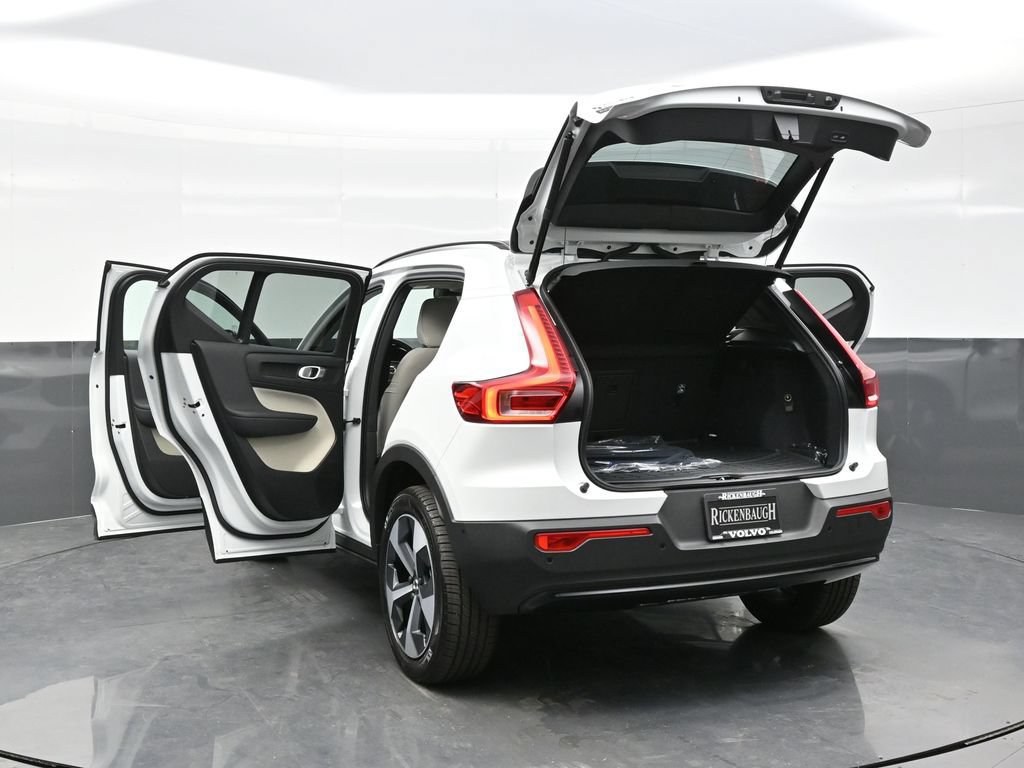 New 2026 Volvo XC40 B5 Plus w/ Protection Package Premier AWD/4WD image 28