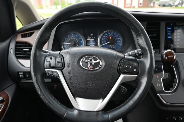 Used 2016 Toyota Sienna Limited Premium AWD/4WD image 49