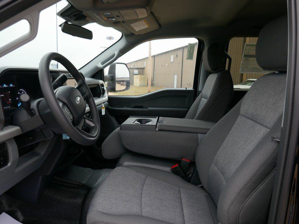 New 2026 Ford F250 XL w/ XL Off-Road Package image 18