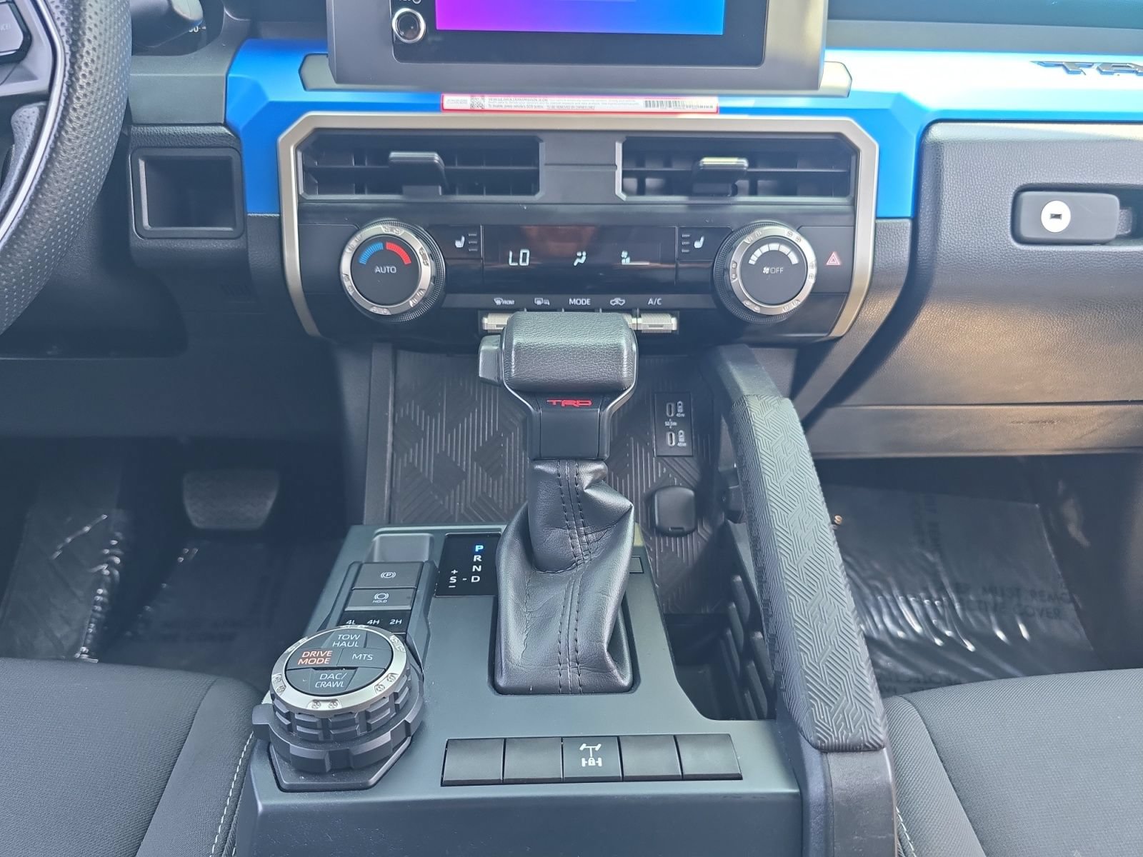 Certified 2025 Toyota Tacoma TRD Off-Road AWD/4WD image 11