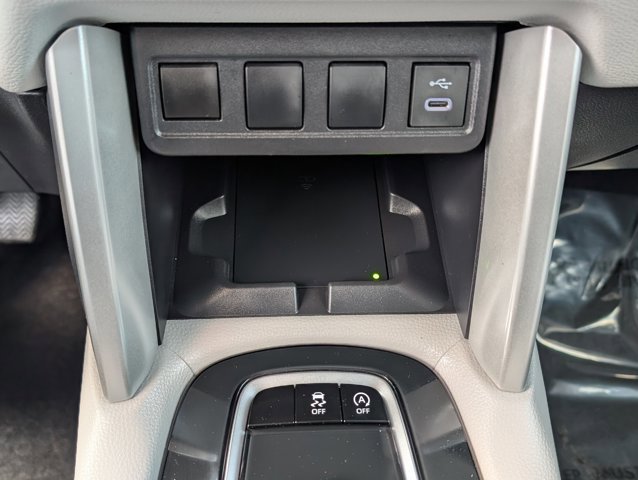 Used 2025 Toyota Corolla Cross LE image 12