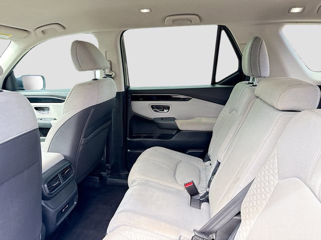 Used 2023 Honda Pilot LX image 23