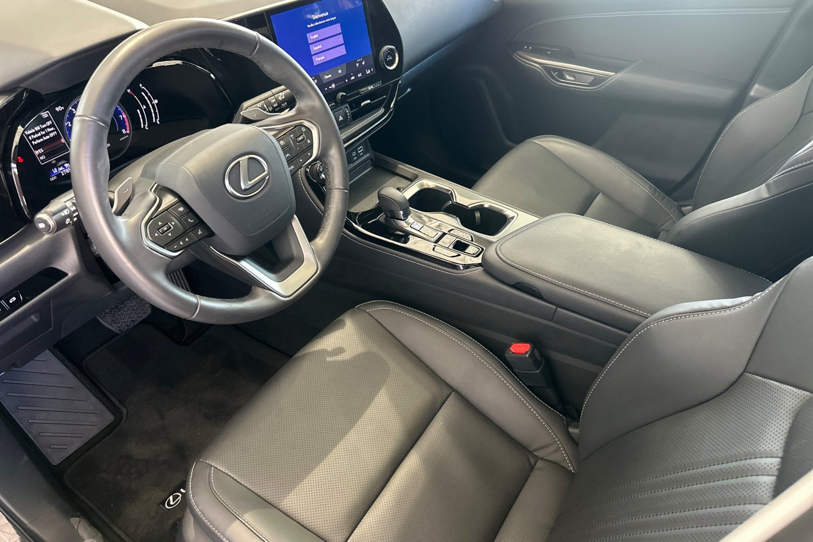 Used 2025 Lexus NX 250 FWD w/ Accessory Package (2T) image 11