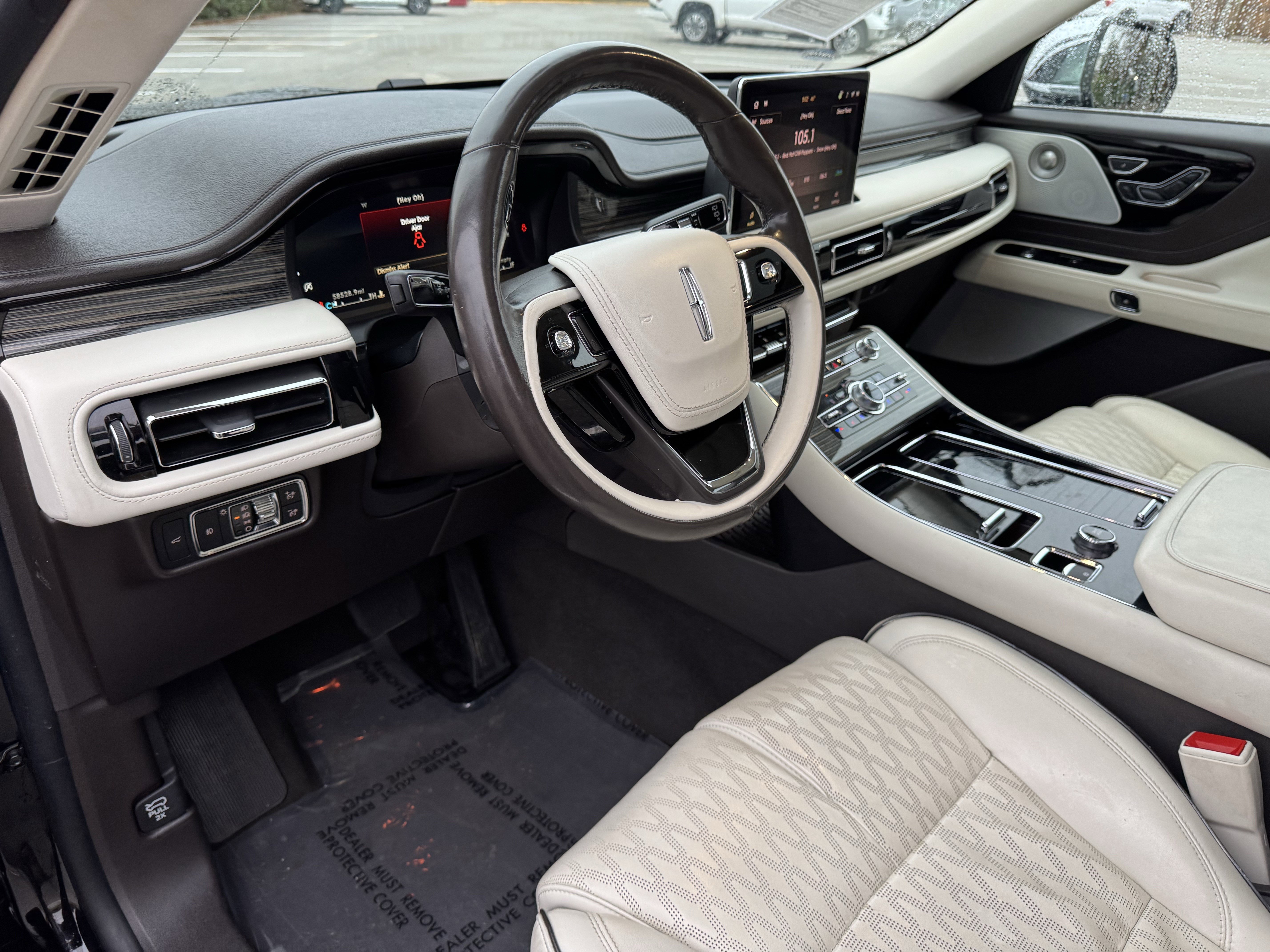 Used 2022 Lincoln Aviator Black Label w/ Dynamic Handling Package image 28