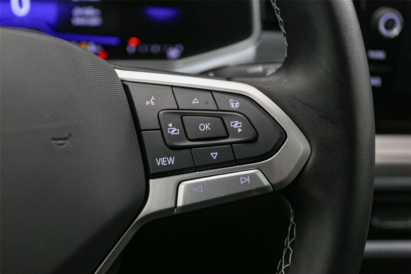 New 2025 Volkswagen Taos SE image 25