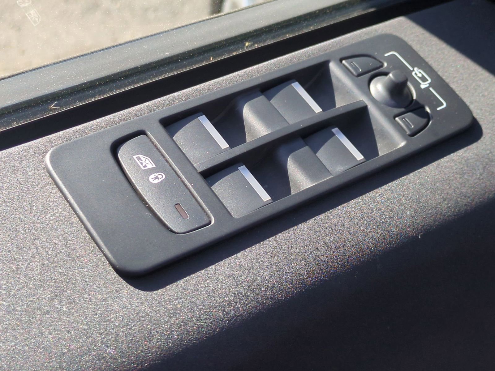 Certified 2024 Land Rover Discovery Sport S image 12