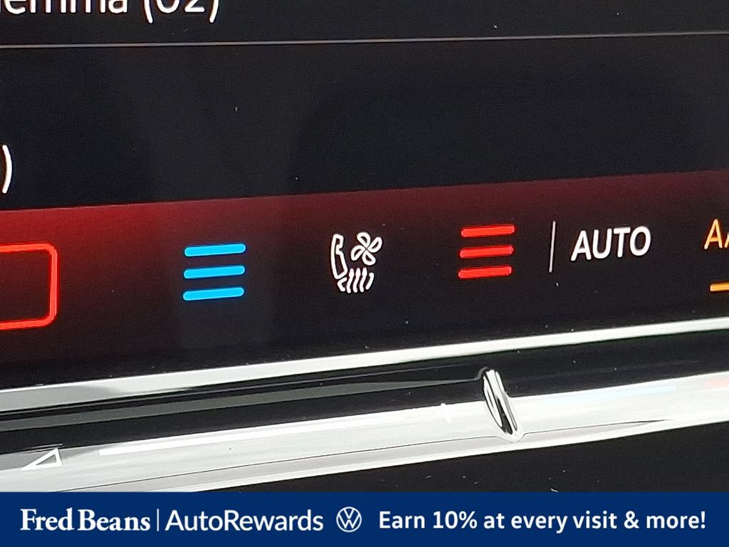 Certified 2025 Volkswagen GTI Autobahn FWD image 32