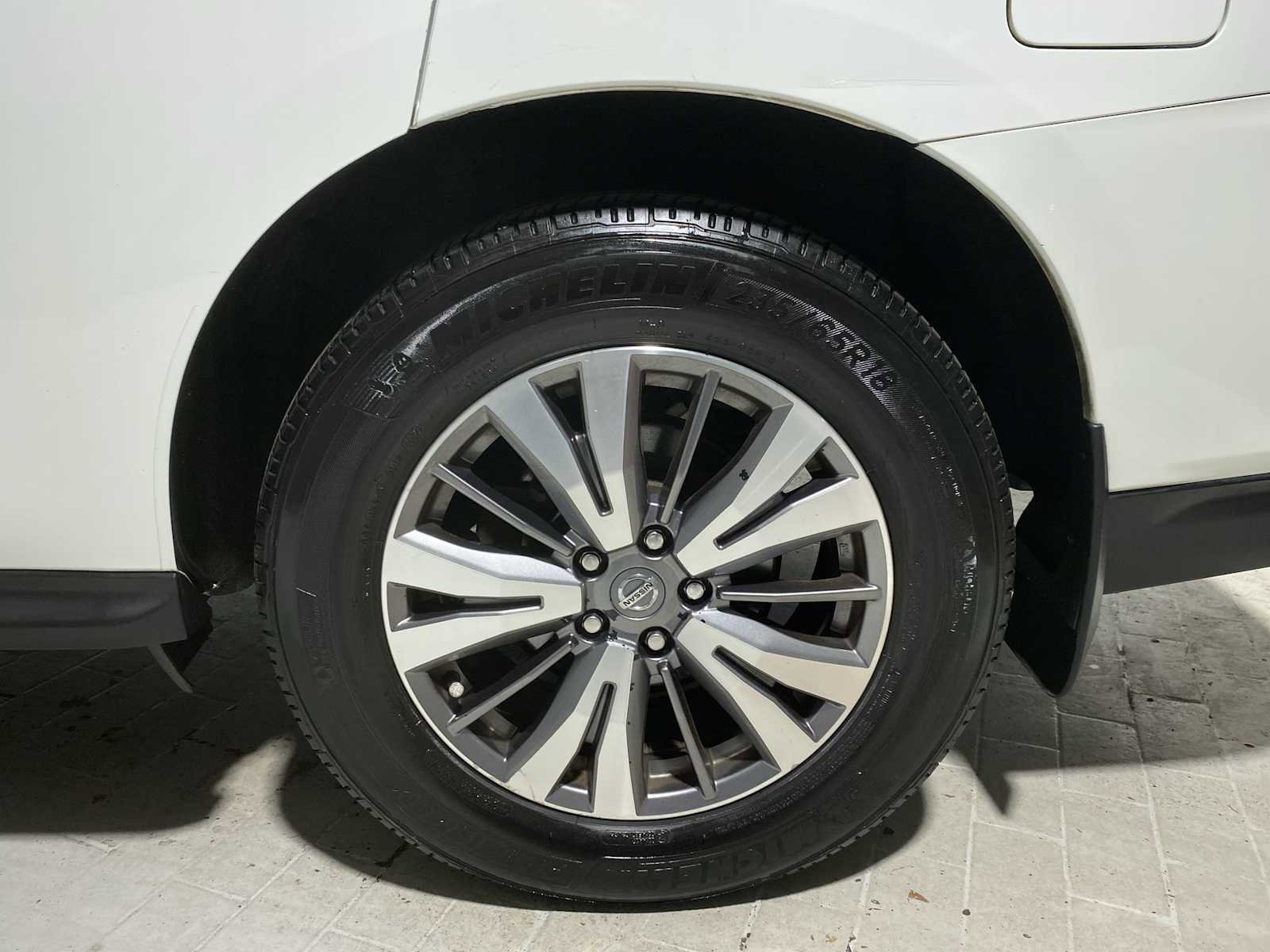 Used 2019 Nissan Pathfinder S AWD/4WD image 8