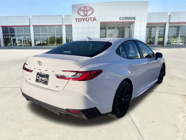 Used 2026 Toyota Camry SE FWD image 5