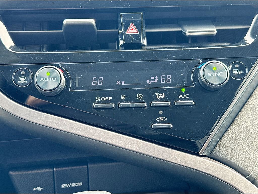 Used 2024 Toyota Camry SE image 13