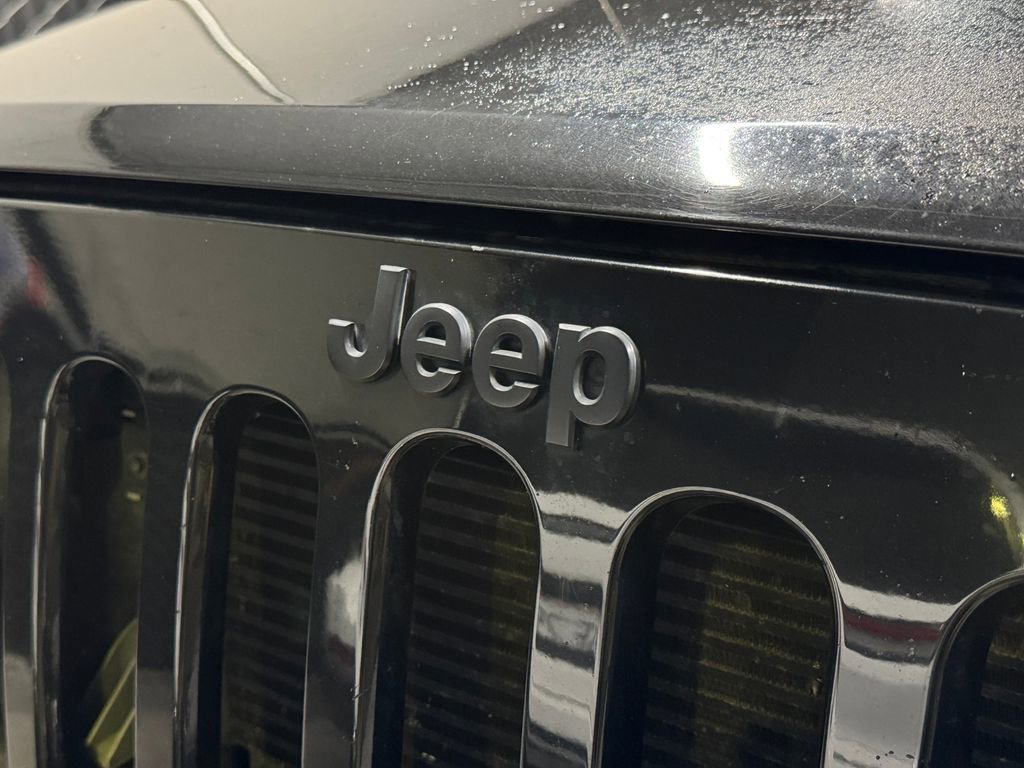 Used 2015 Jeep Wrangler Unlimited Sport image 11