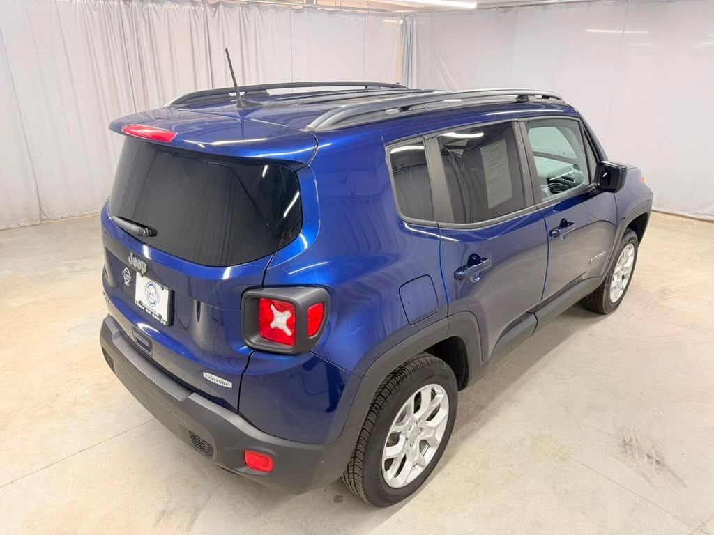 Used 2018 Jeep Renegade Latitude w/ Cold Weather Group AWD/4WD image 15