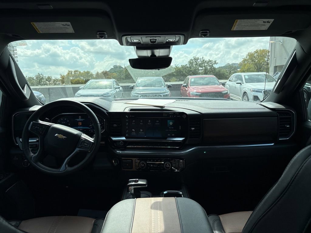 Used 2024 Chevrolet Silverado 1500 High Country w/ Technology Package image 18