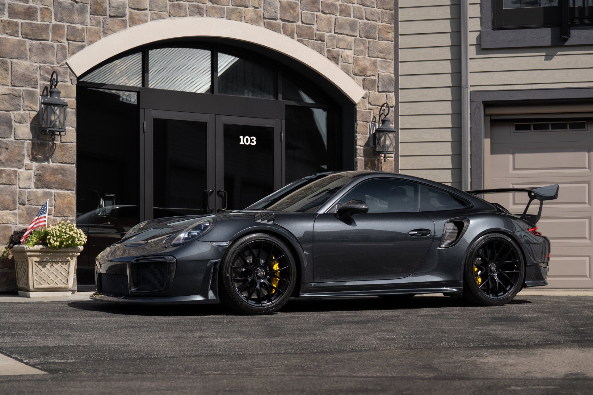 Used 2018 Porsche 911 GT2 RS RWD image 2