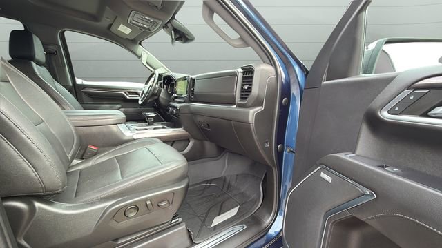 Used 2023 Chevrolet Silverado 1500 LTZ AWD/4WD image 23
