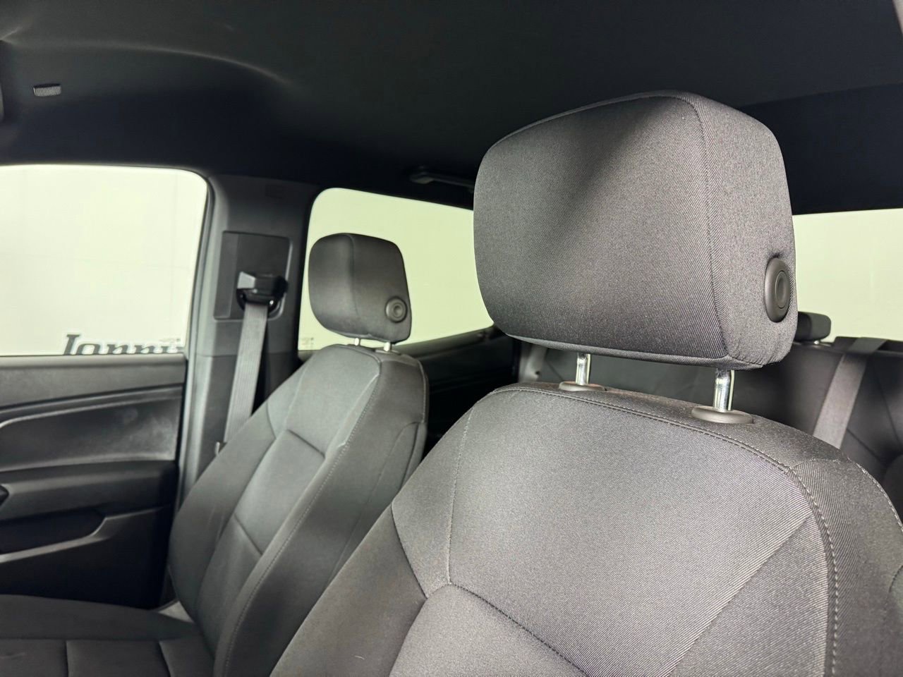 Used 2024 Chevrolet Colorado W/T image 11