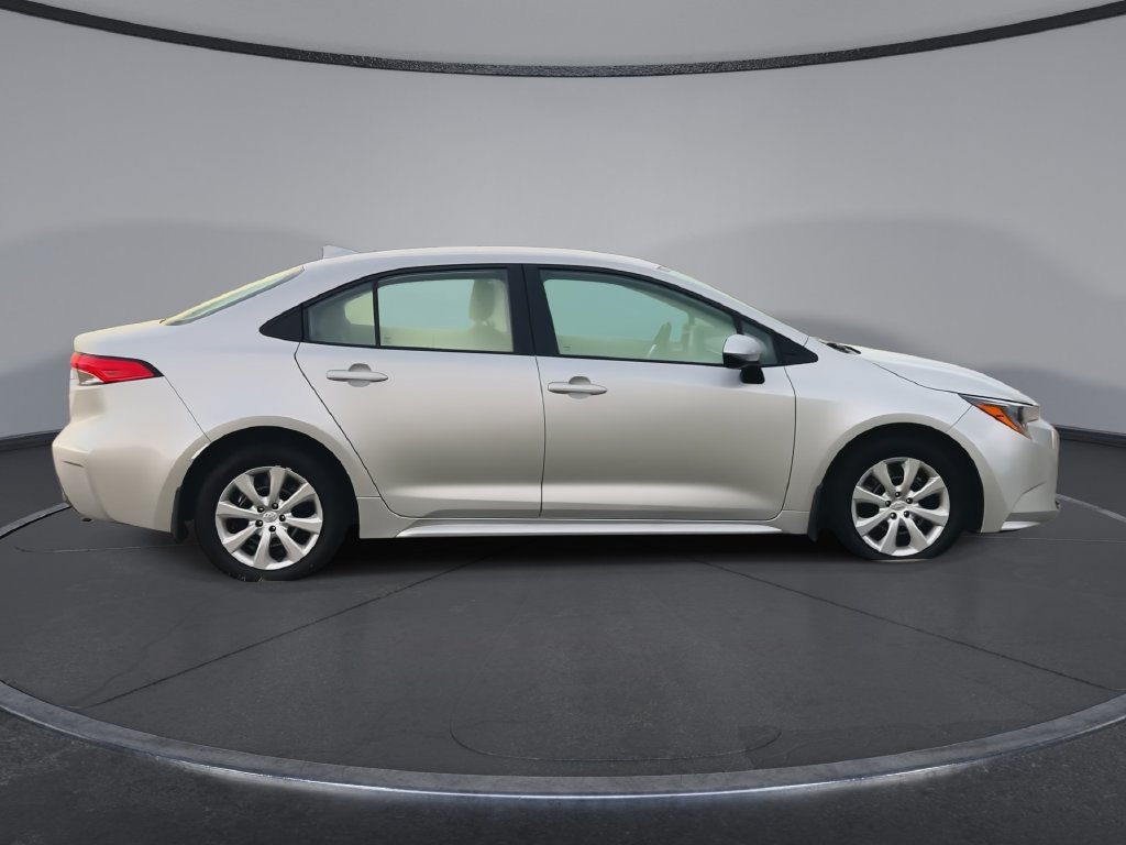 Certified 2025 Toyota Corolla LE FWD image 9
