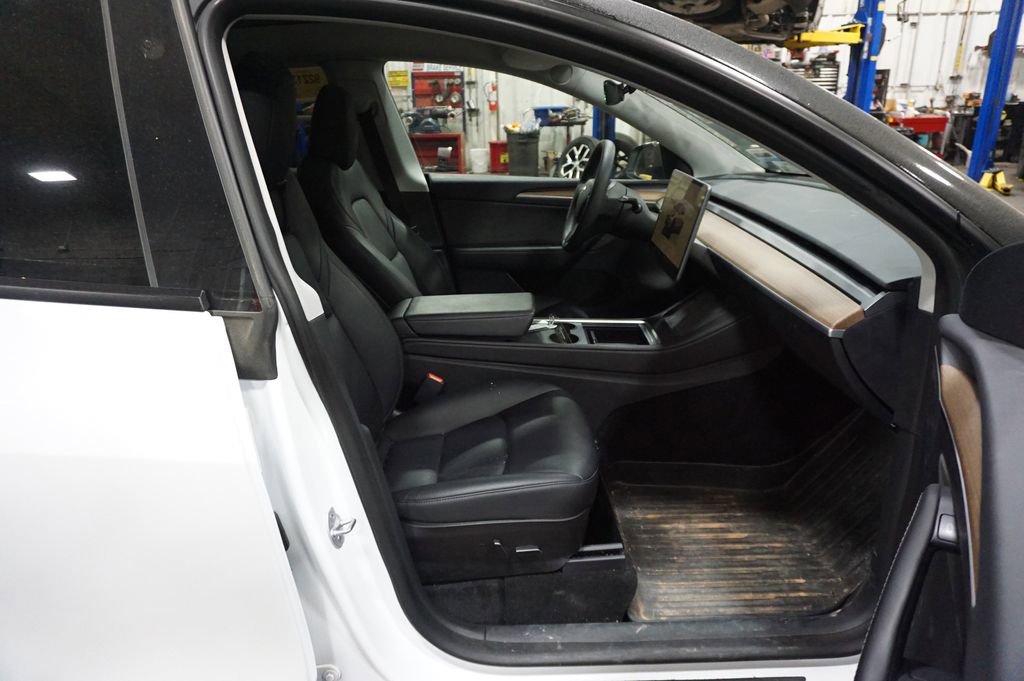 Used 2023 Tesla Model Y Long Range image 18
