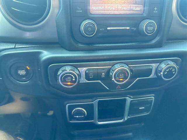 Used 2018 Jeep Wrangler Unlimited Sport AWD/4WD image 19