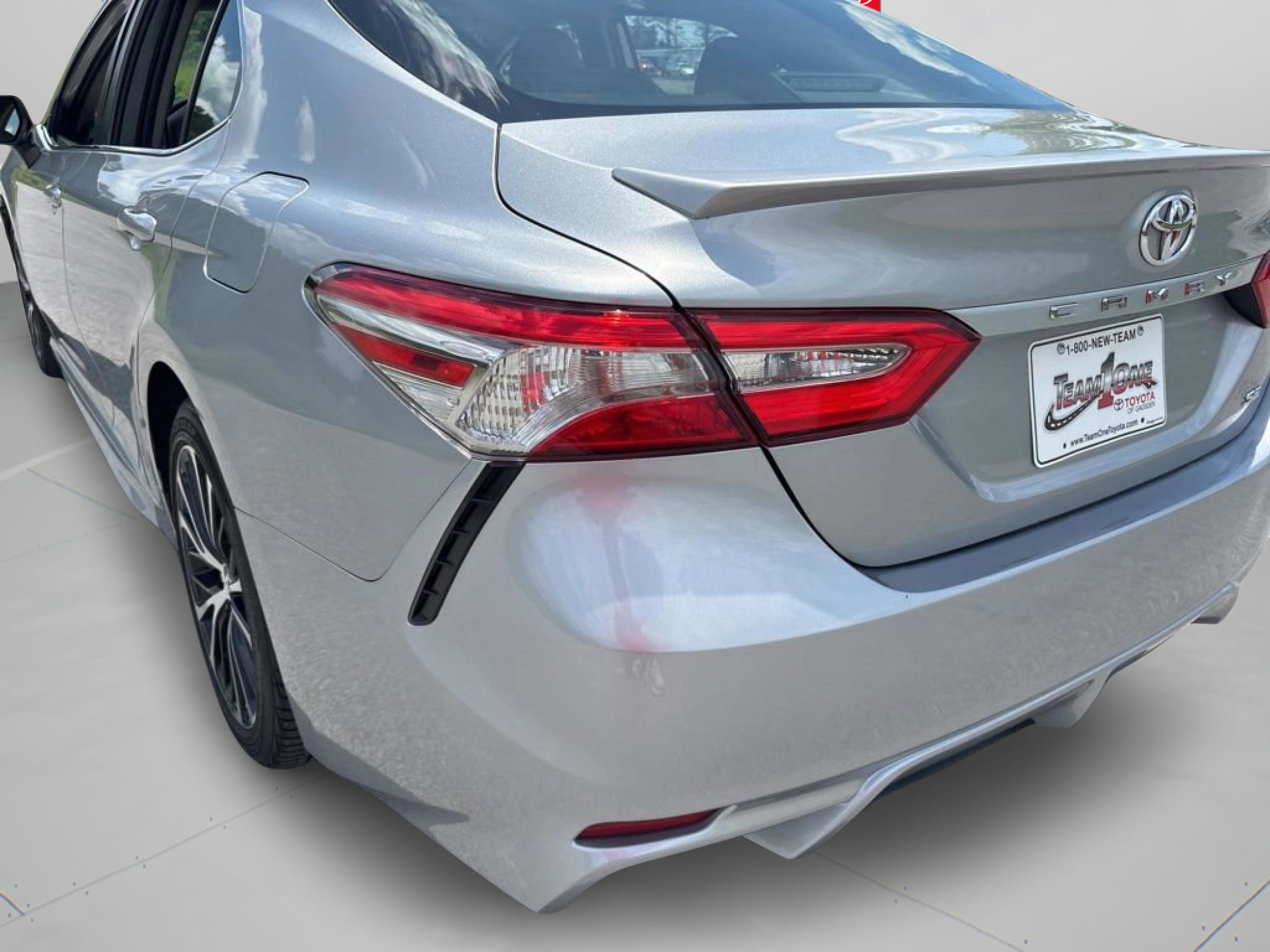 Used 2019 Toyota Camry SE FWD image 30