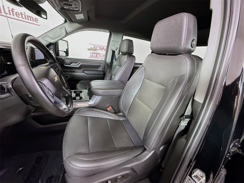 Used 2024 Chevrolet Silverado 2500 LTZ w/ LTZ Convenience Package image 26