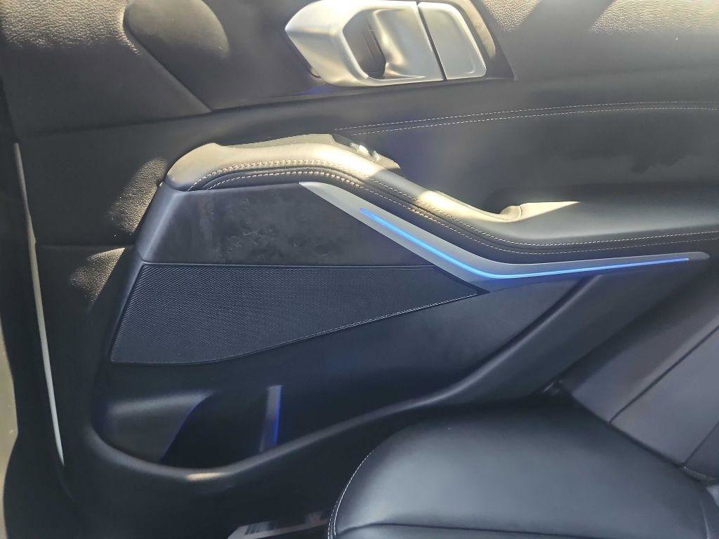 Used 2022 BMW X5 xDrive40i w/ M Sport Package image 22