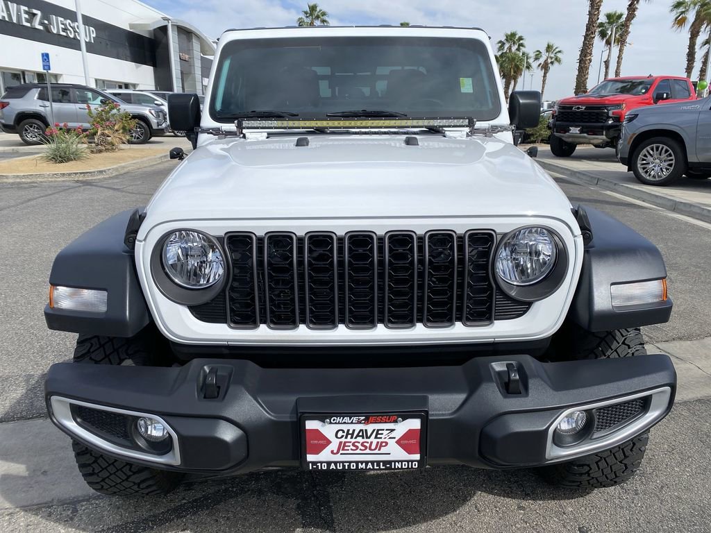 Used 2024 Jeep Gladiator Sport image 30