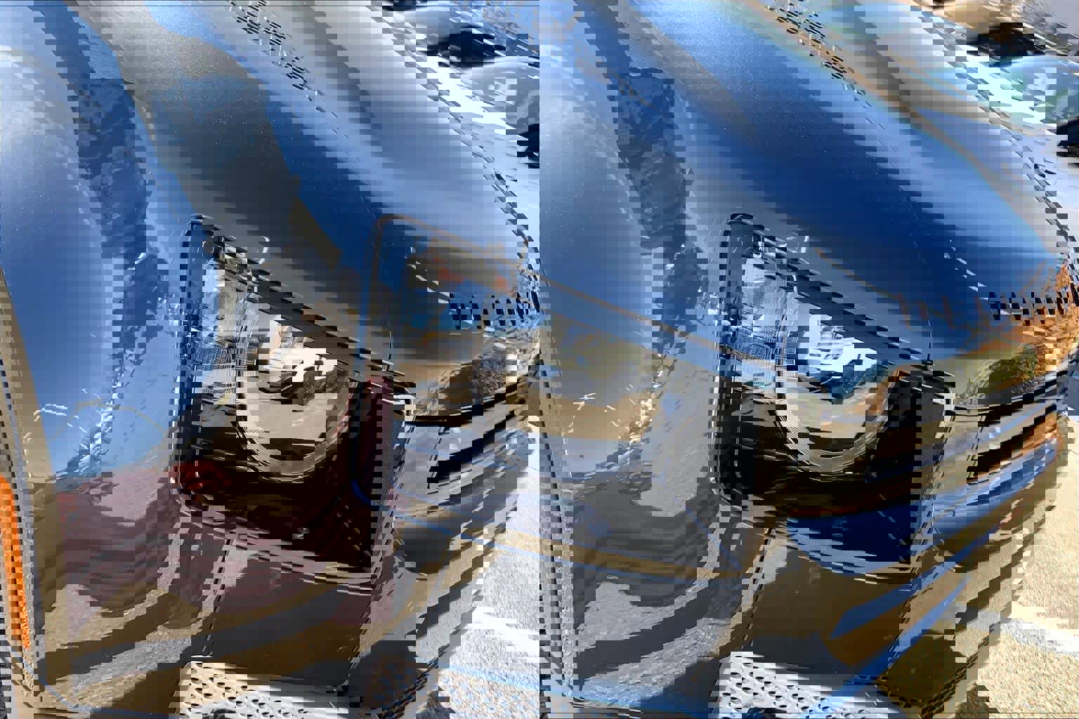 Used 2024 Land Rover Defender 110 SE image 27