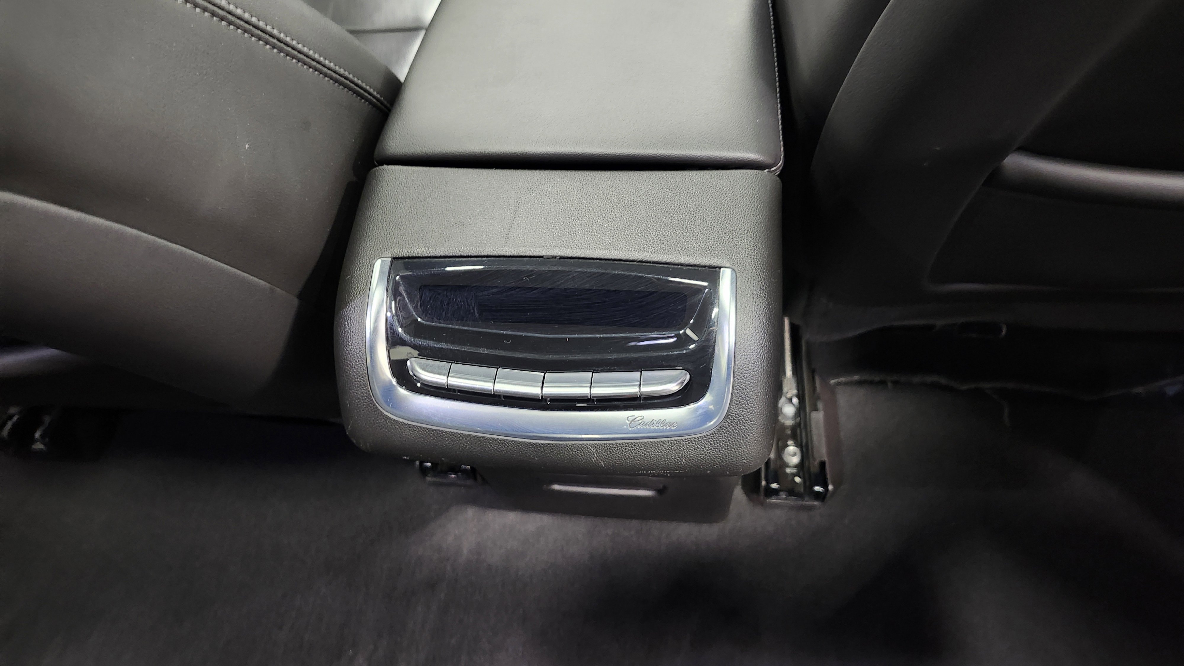 Used 2021 Cadillac XT6 Premium Luxury image 22