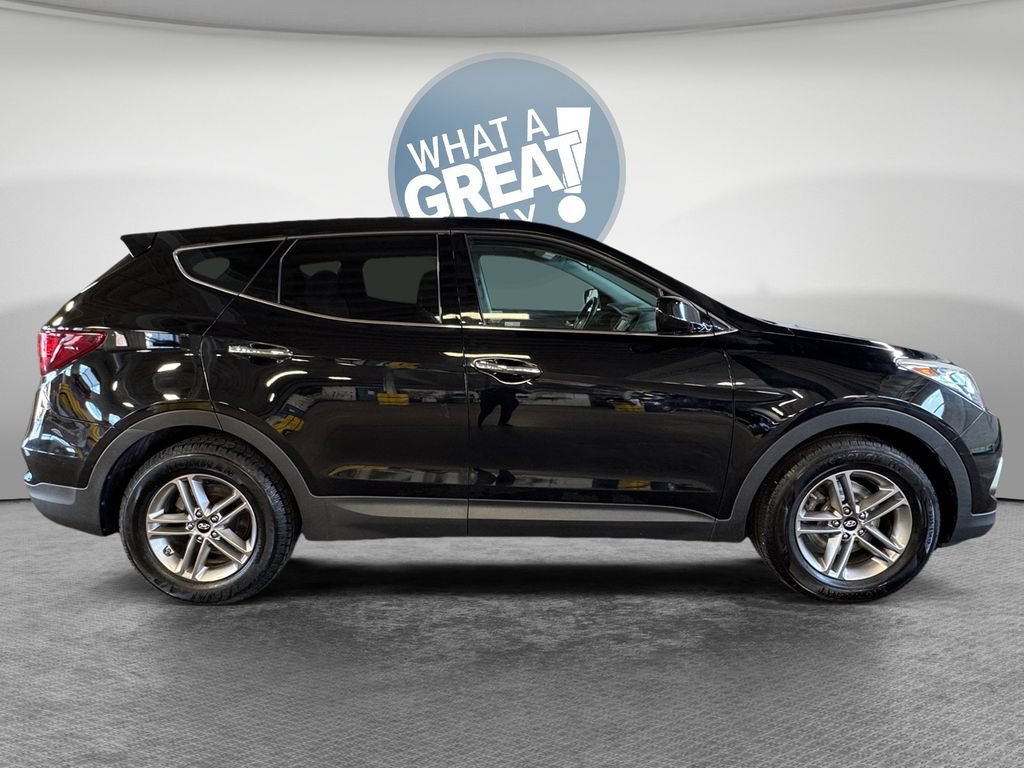 Used 2017 Hyundai Santa Fe Sport AWD/4WD image 2