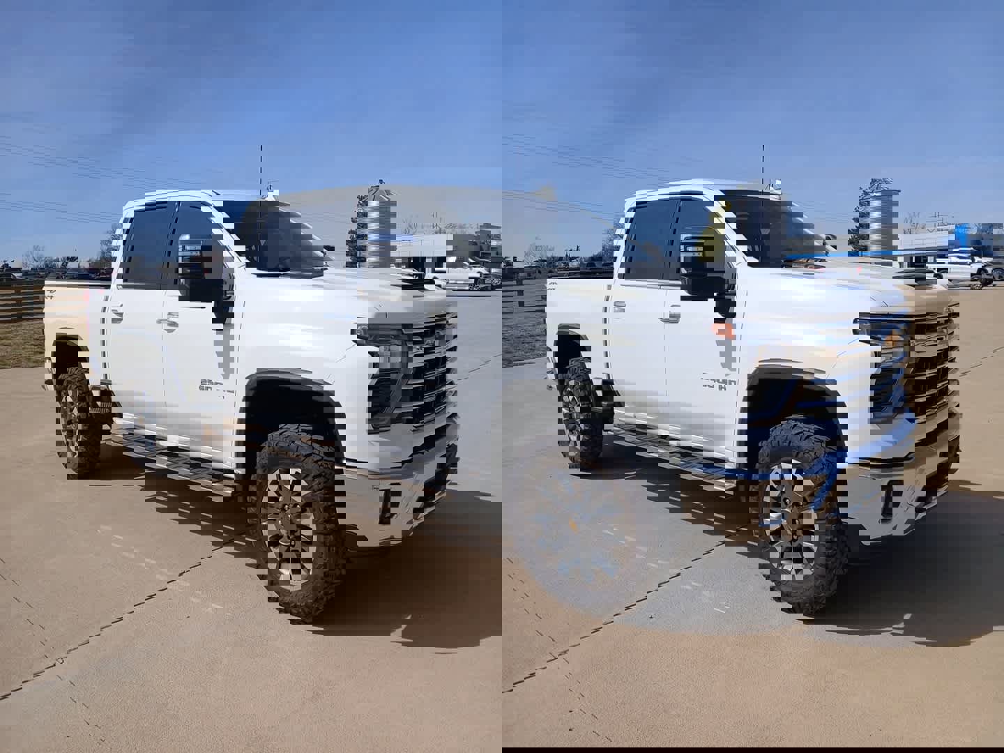 Used 2024 Chevrolet Silverado 2500 LTZ w/ LTZ Convenience Package image 9