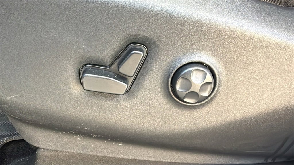 Used 2018 Chrysler Pacifica Touring-L Plus image 15