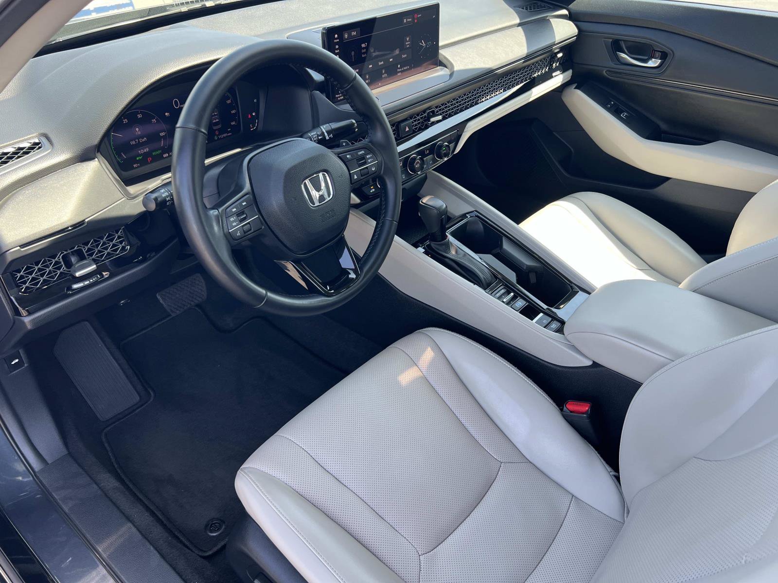 Used 2023 Honda Accord EX-L image 5