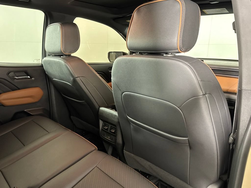 Certified 2023 GMC Canyon AT4 w/ AT4 Premium Package AWD/4WD image 44