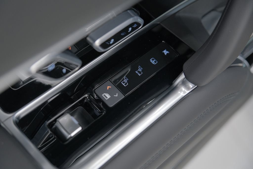 Used 2026 Land Rover Range Rover Long Wheelbase SE image 57