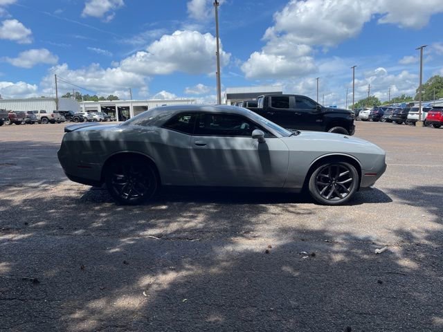 Used 2021 Dodge Challenger SXT w/ Driver Convenience Group RWD image 6