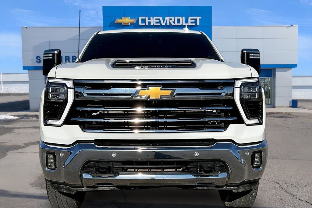 Used 2024 Chevrolet Silverado 2500 LTZ w/ LTZ Convenience Package image 3