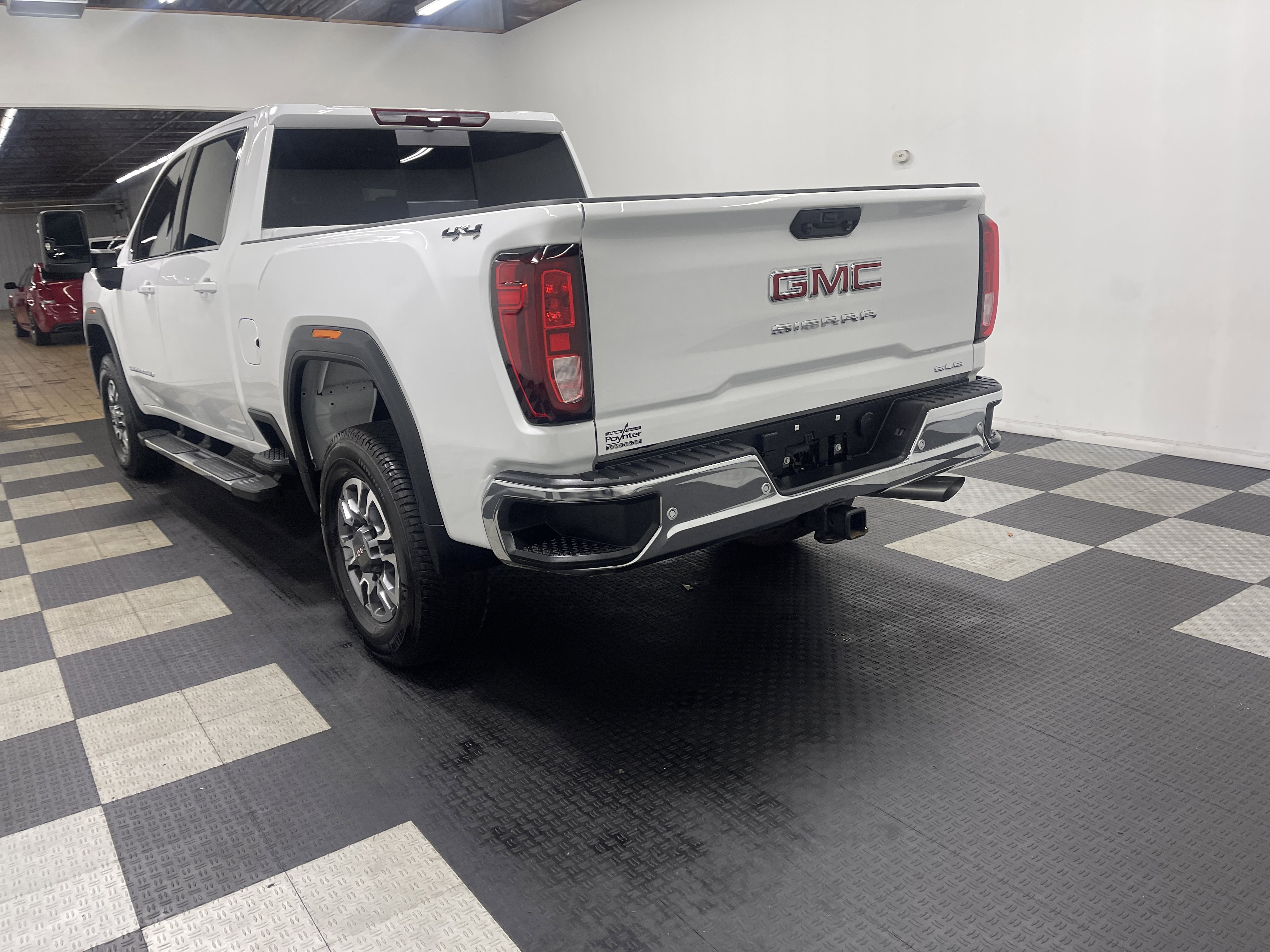 Used 2025 GMC Sierra 2500 SLE w/ SLE Value Package; AWD/4WD image 2