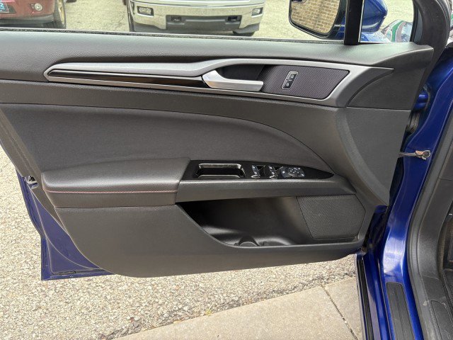 Used 2015 Ford Fusion SE w/ Equipment Group 201A image 20
