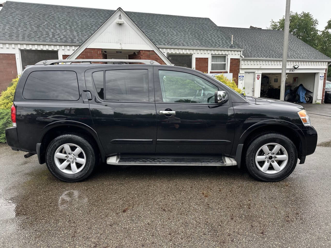 Used 2012 Nissan Armada SV image 9