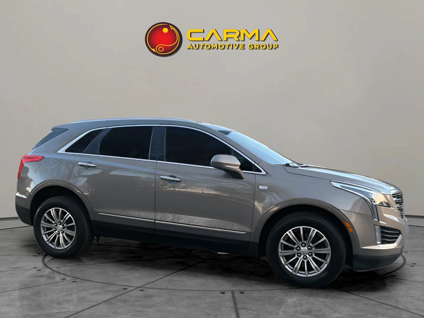 Used 2018 Cadillac XT5 Luxury w/ Driver Awareness Package AWD/4WD image 10
