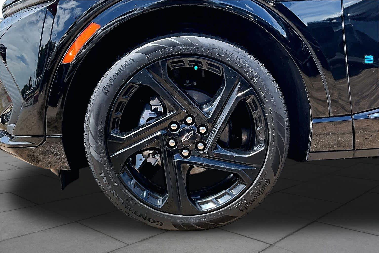 Used 2025 Chevrolet Equinox EV RS w/ Convenience Package II FWD image 9