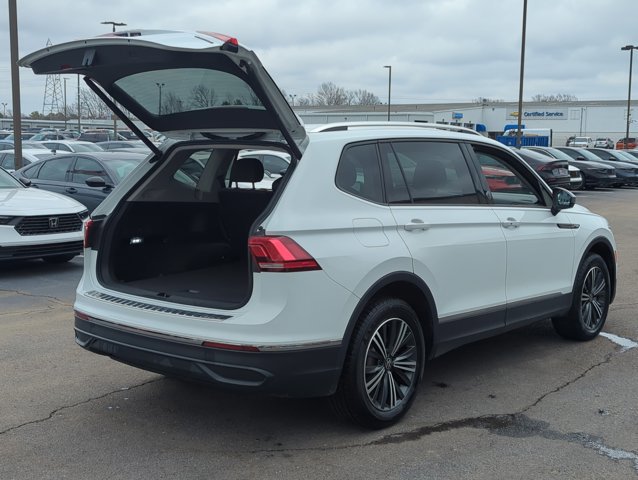Used 2024 Volkswagen Tiguan Wolfsburg Edition image 5